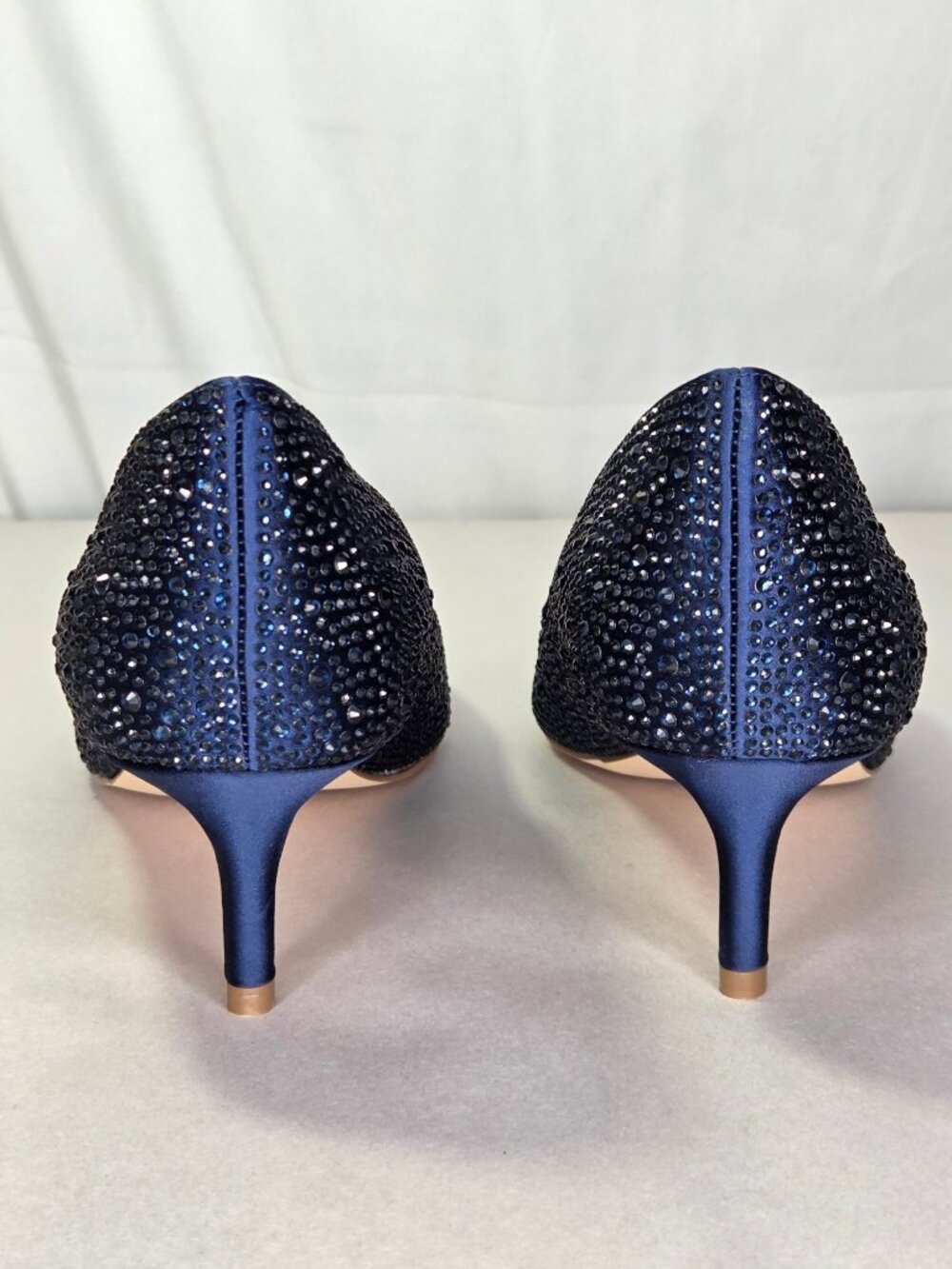 Jewel Badgley Mischka Women's Frenchie Kitten Heel Evening Pumps - Navy - Picture 4 of 7